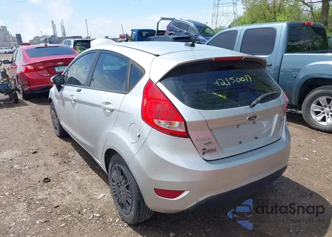 2014 Ford Fiesta Se z USA, uszkodzony, nr VIN 3FADP4EE6EM177462